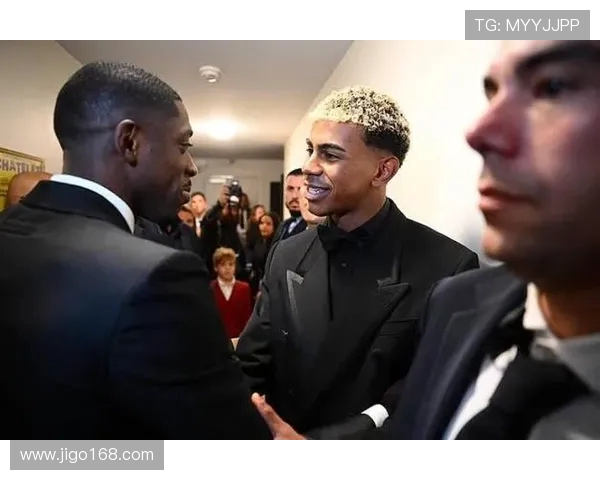 马斯切拉诺盛赞登贝莱荣膺金球称其独一无二堪称足坛典范